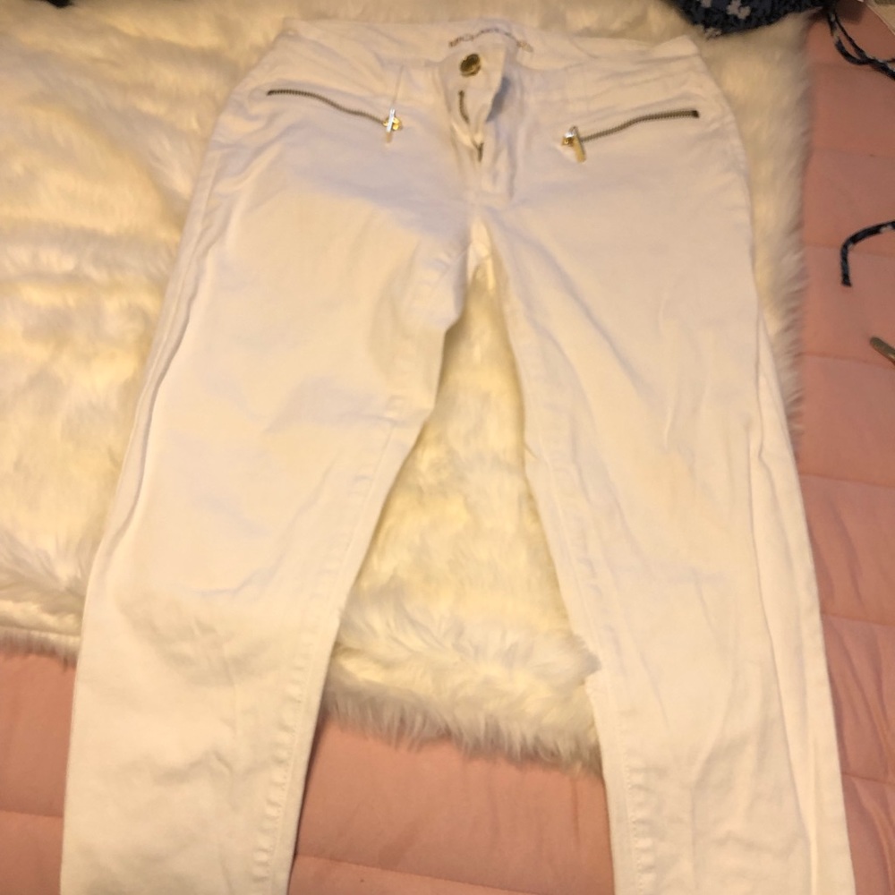 White skinny jeans